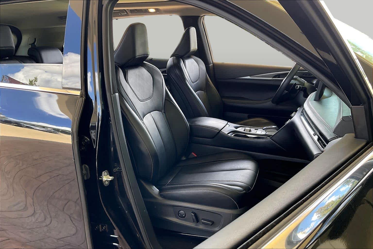 Used 2024 Mineral Black INFINITI LUXE image 8