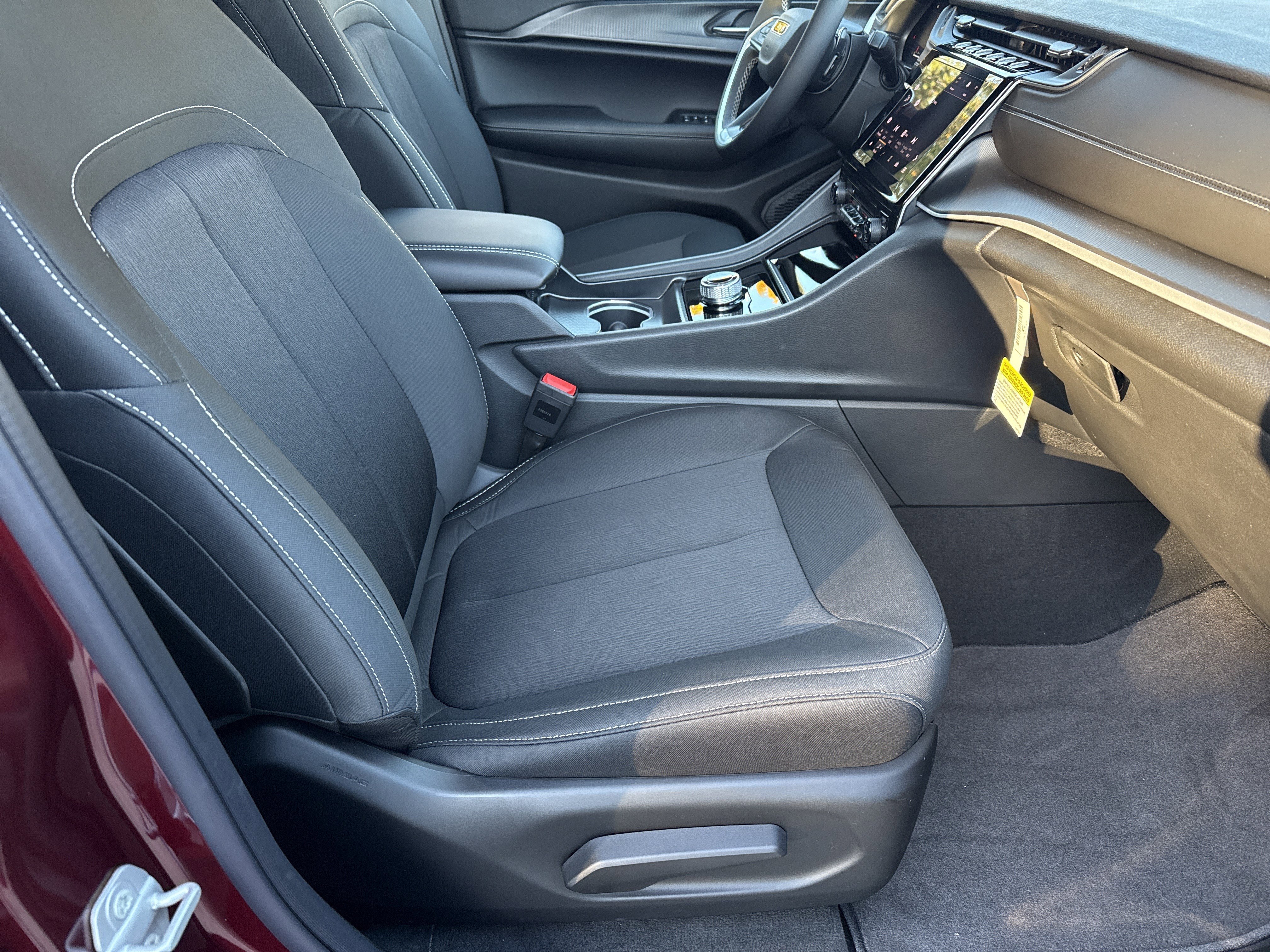 New 2025 Velvet Red Pearlcoat Jeep Laredo image 13