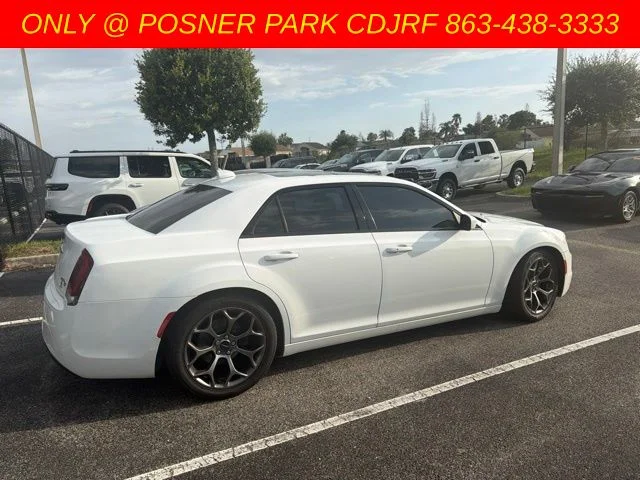 Used 2016 White Chrysler S image 3