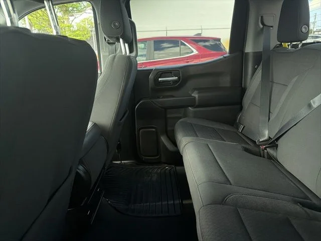 Used 2022 White Chevrolet Custom image 10