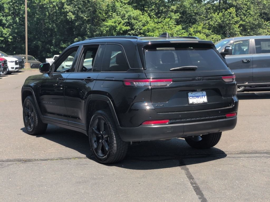 Certified Used 2023 Black Jeep Altitude X image 5