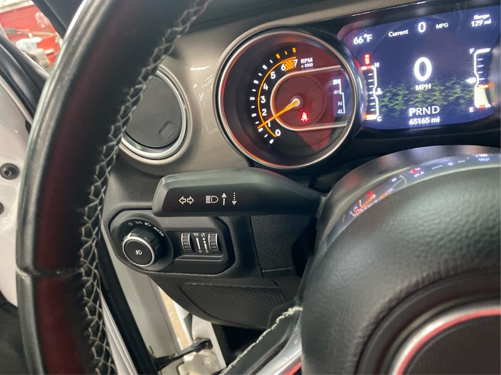 Used 2021 White Jeep Unlimited Sahara image 17