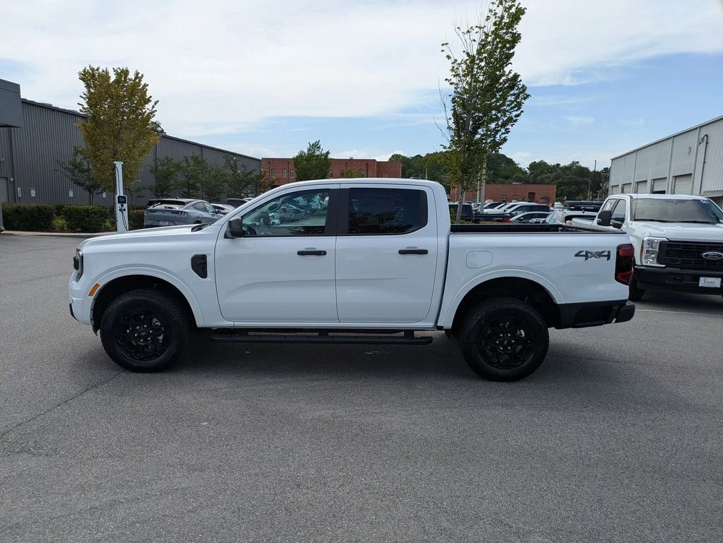 New 2026 Oxford White Ford XLT image 7