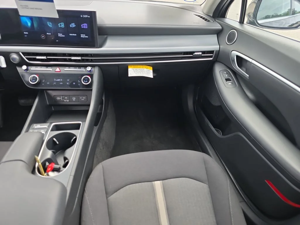 Used 2024 Onyx Black Hyundai SEL image 16