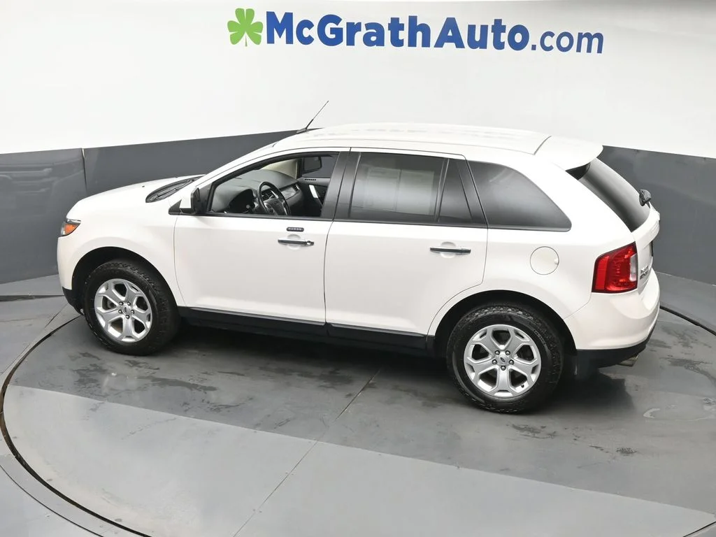 Used 2011 White Ford SEL image 23