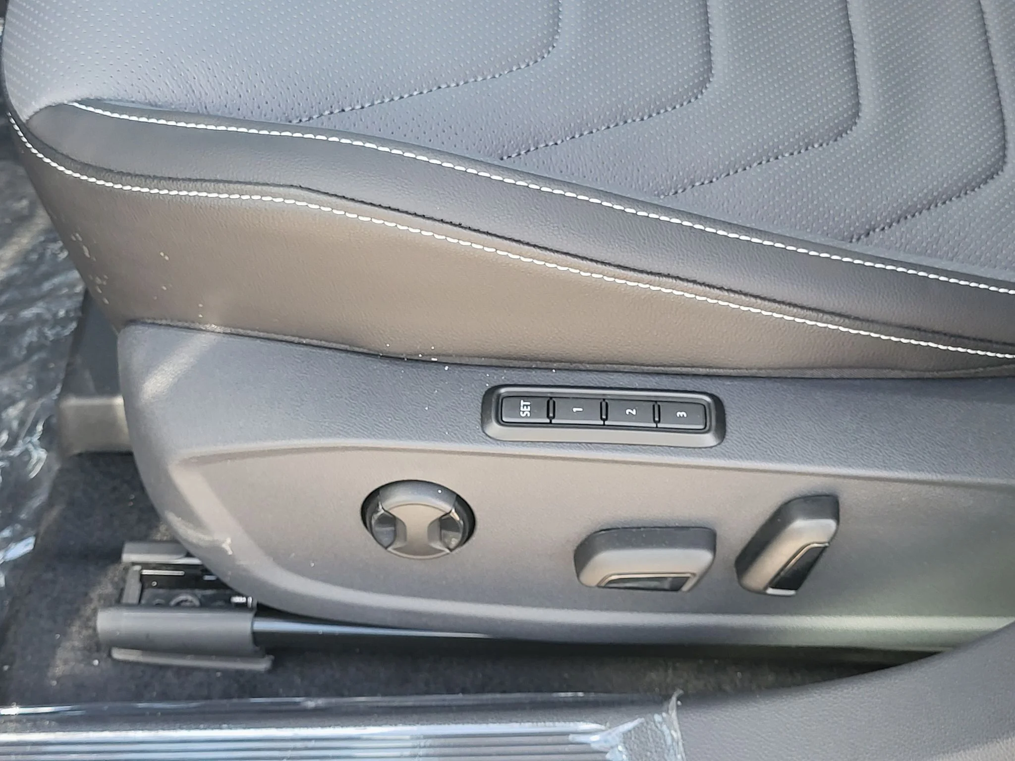 New 2026 Platinum Gray Metallic Volkswagen 1.5T SEL image 8