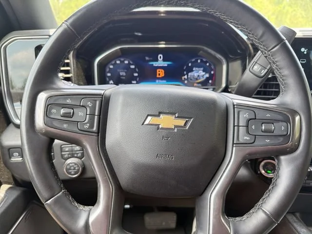 Certified Used 2025 Iridescent Pearl Tricoat Chevrolet High Country image 16