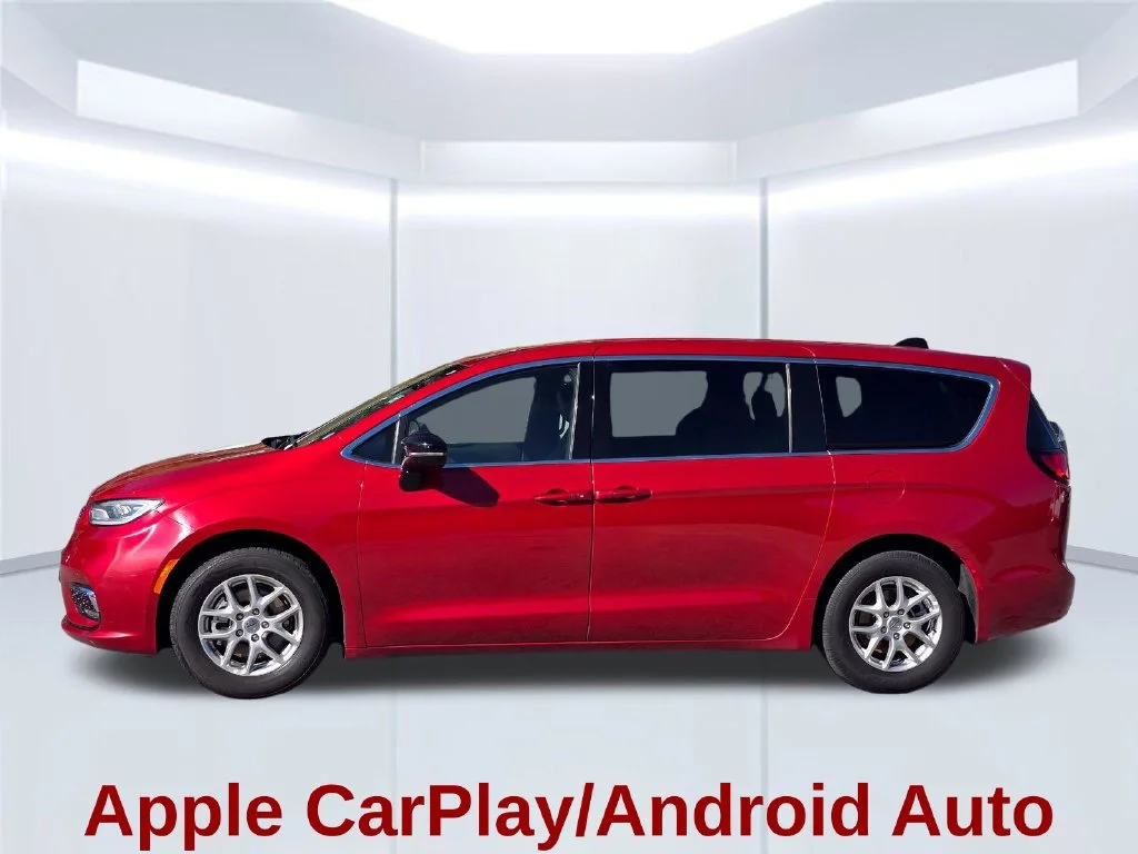 Used 2025 Red Chrysler Select image 16