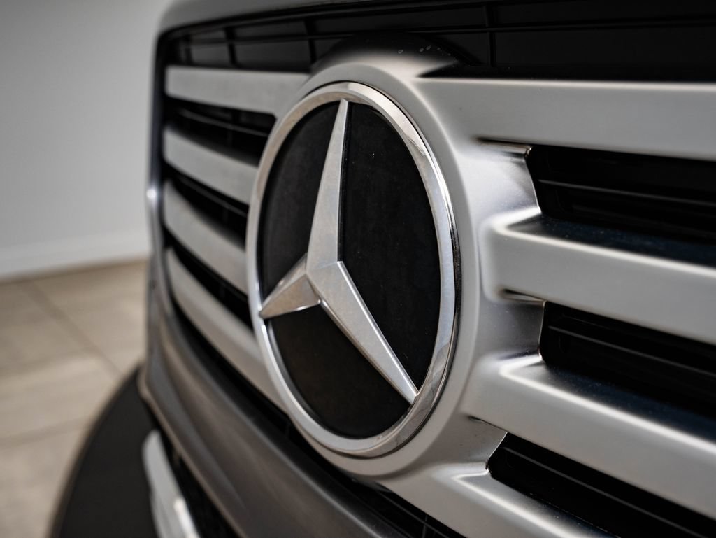 Used 2026 Mountain Grey Metallic Mercedes-Benz GLB 250 image 3