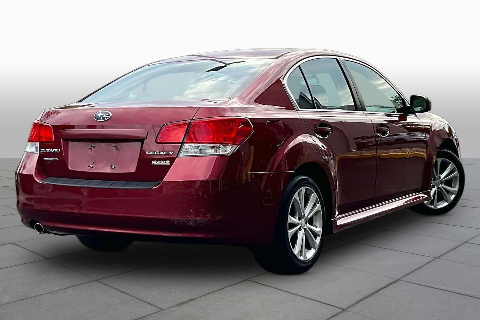 Used 2013 Venetian Red Pearl Subaru 2.5i Premium image 12