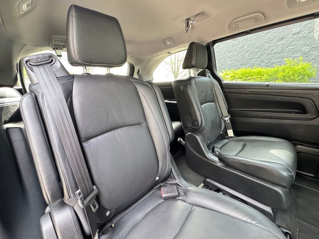 Used 2024 Crystal Black Pearl Honda Touring image 27