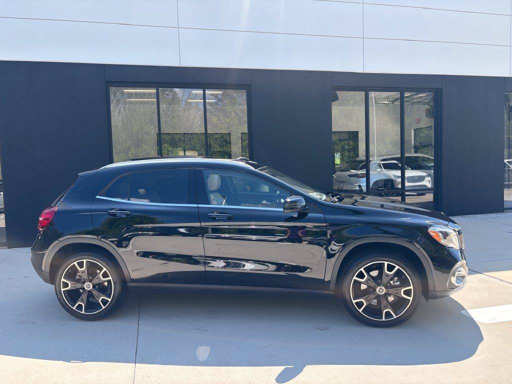 Used 2019 Black Mercedes-Benz GLA 250 image 4