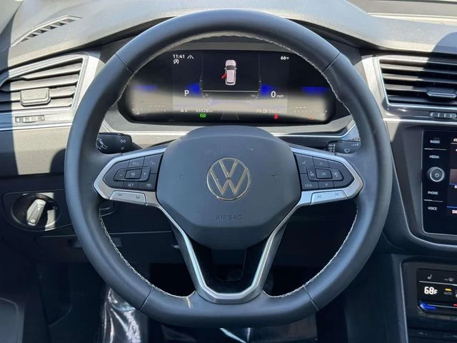 Used 2023 White Volkswagen 2.0T SE image 18