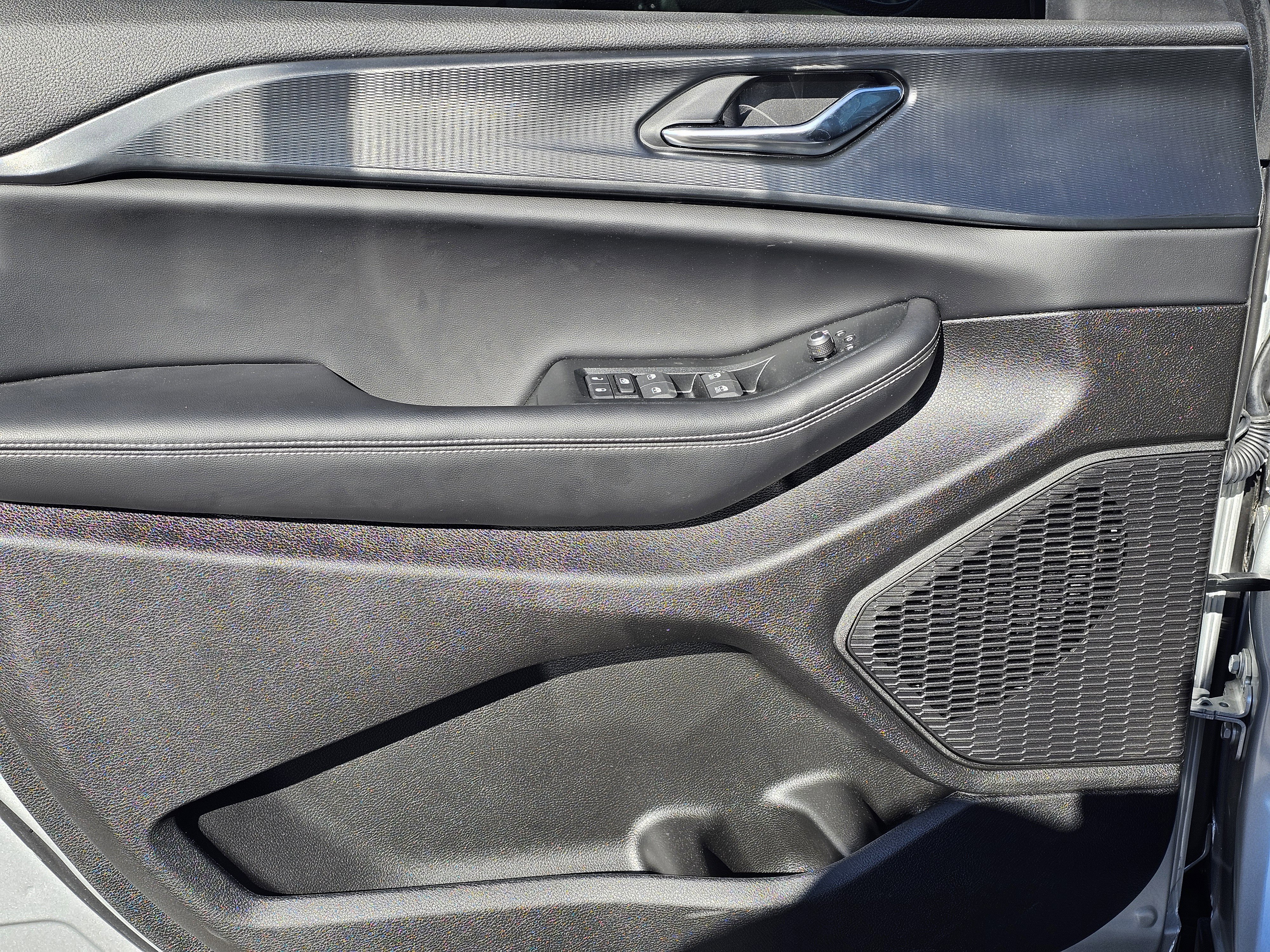 New 2024 Silver Zynith Jeep Laredo X image 15