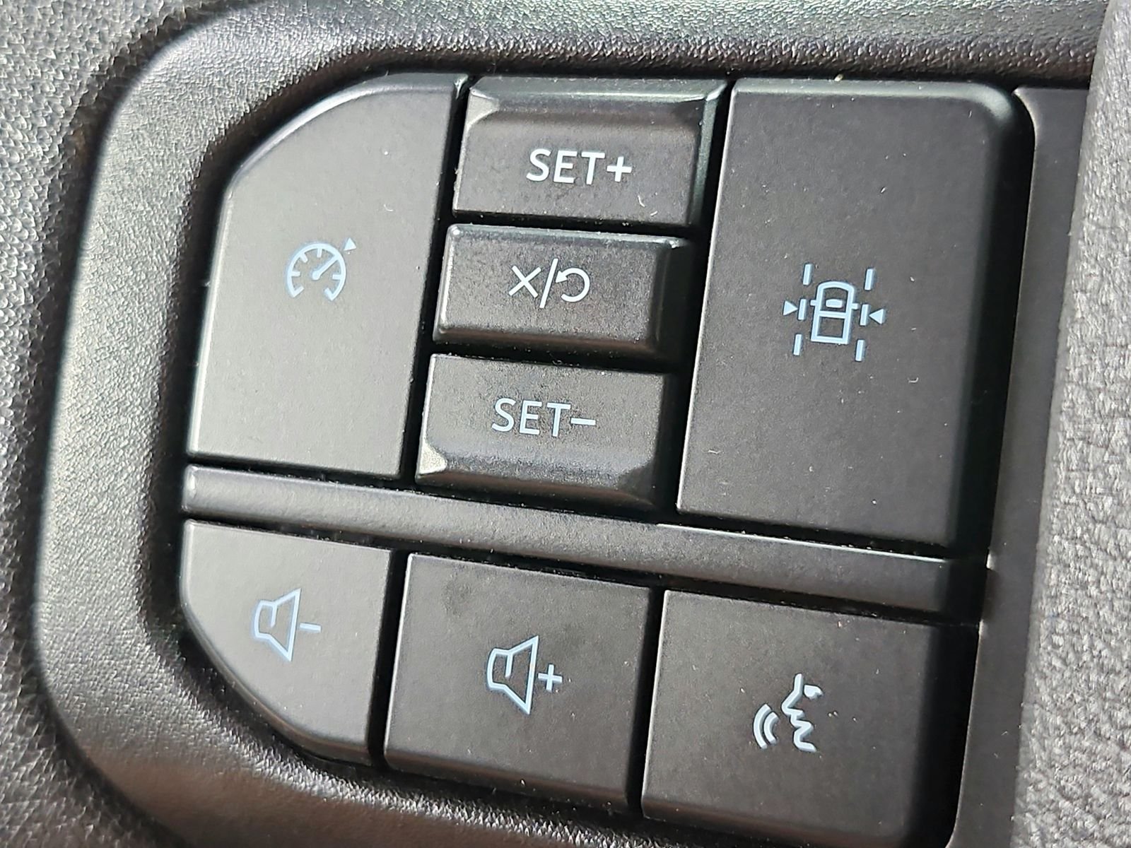 Used 2023  Ford XLT image 25