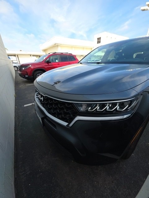 2022 Kia Sorento LX photo 2