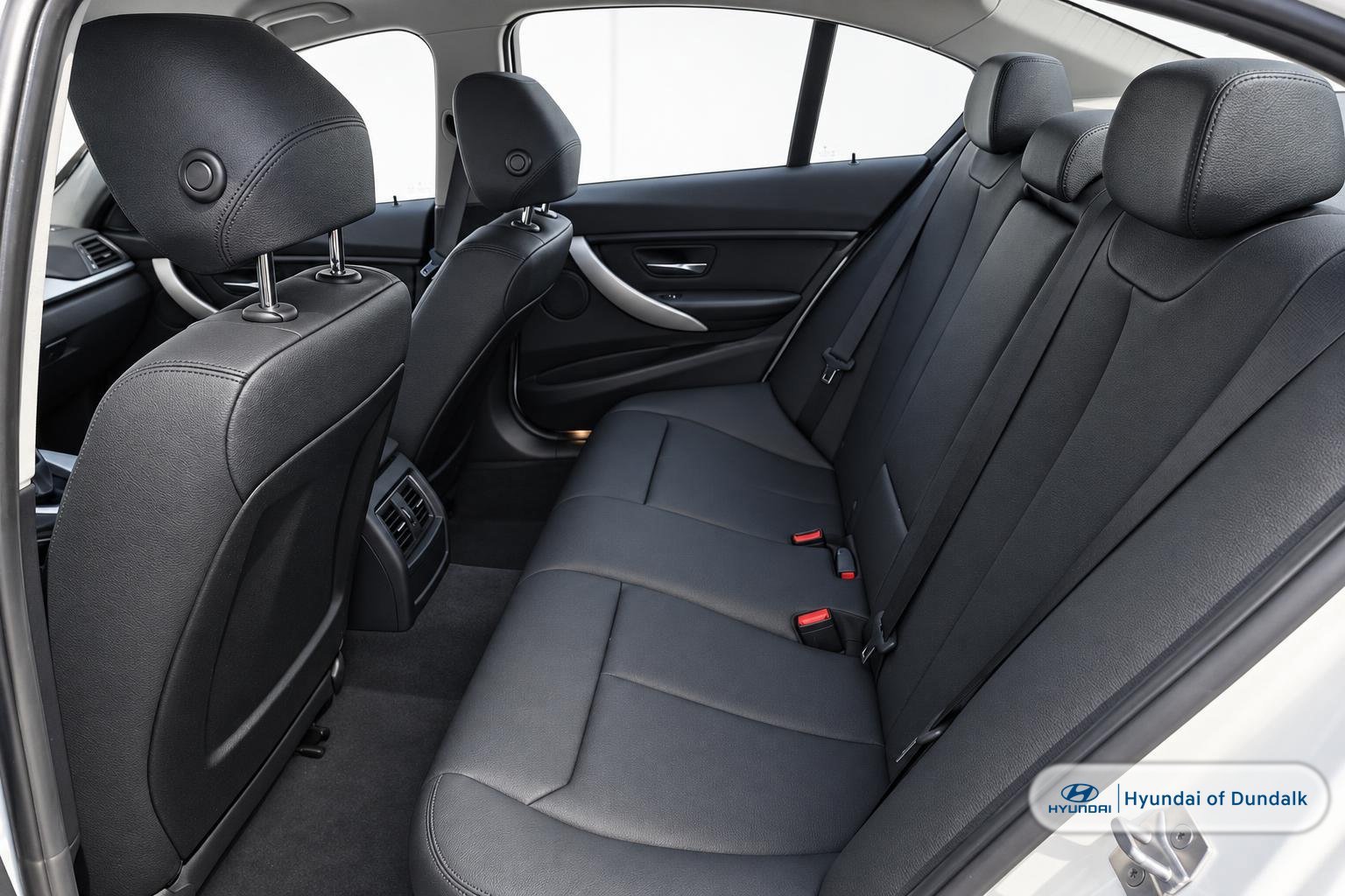 Used 2017 White BMW 320i image 8