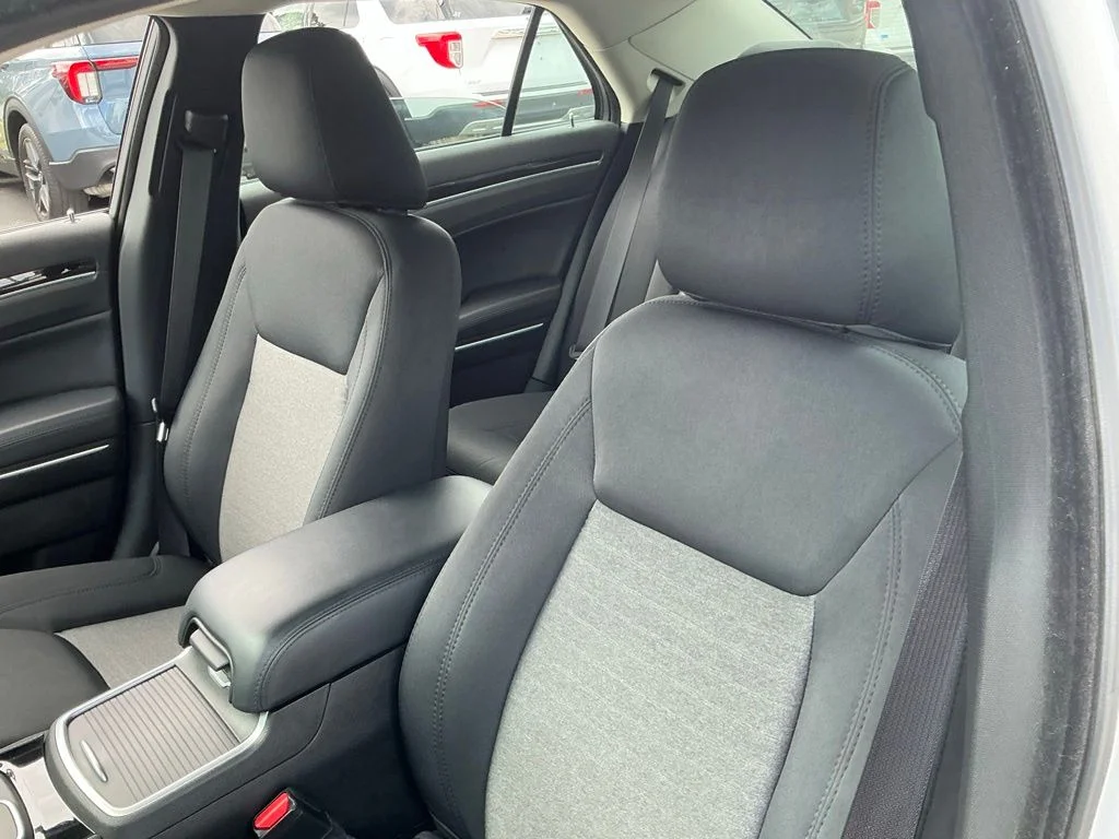 Used 2023 Silver Chrysler Touring image 27