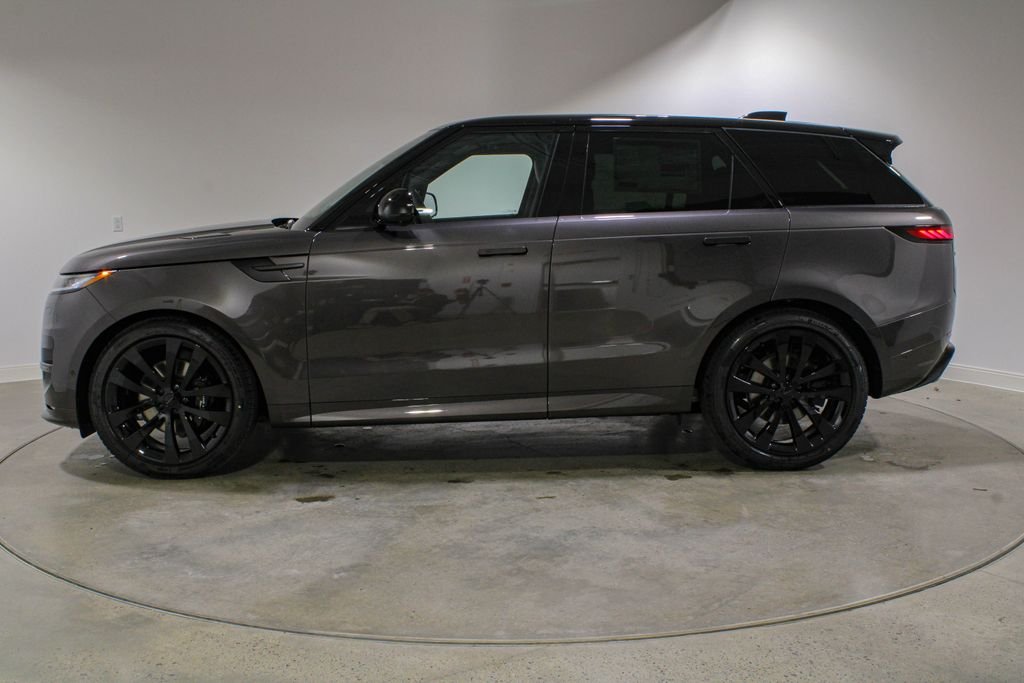 New 2026 Charente Grey Land Rover Dynamic SE image 2