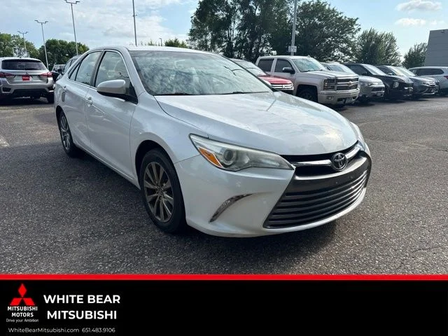 2015 Toyota Camry 2.5 Auto XLE's photo