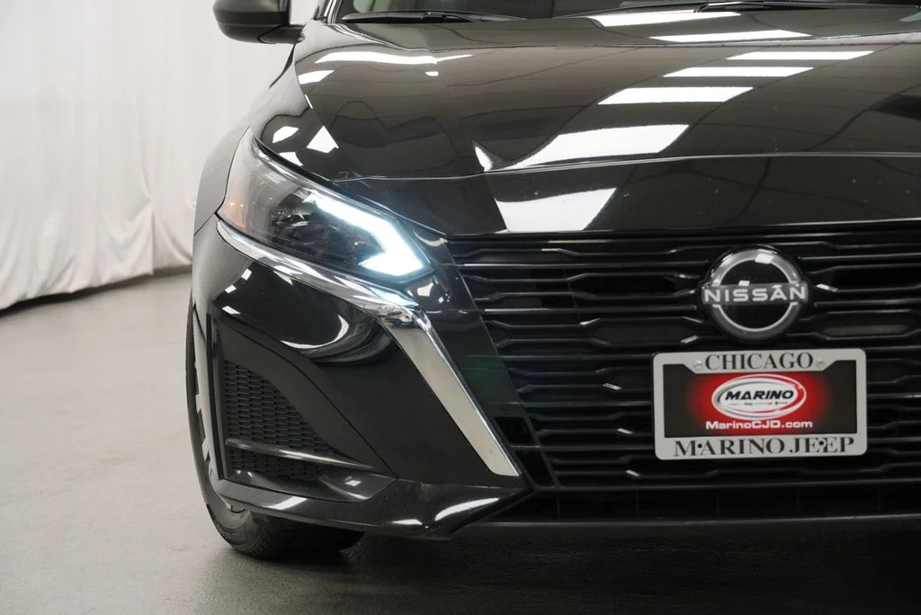 Used 2025 Black Nissan 2.5 SV image 10