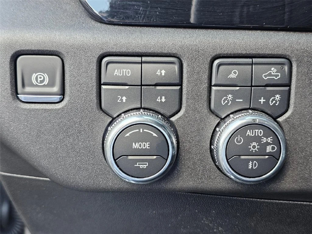 Used 2025 Sterling Metallic GMC SLT image 20