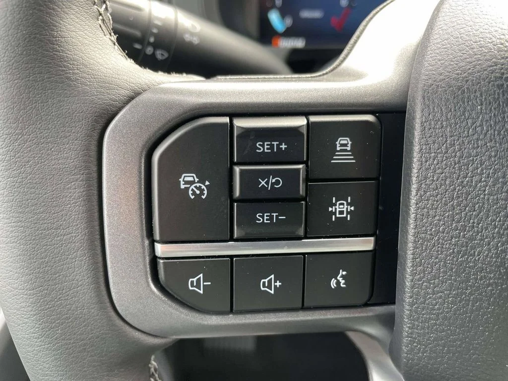 New 2026 Oxford White Ford XLT image 23
