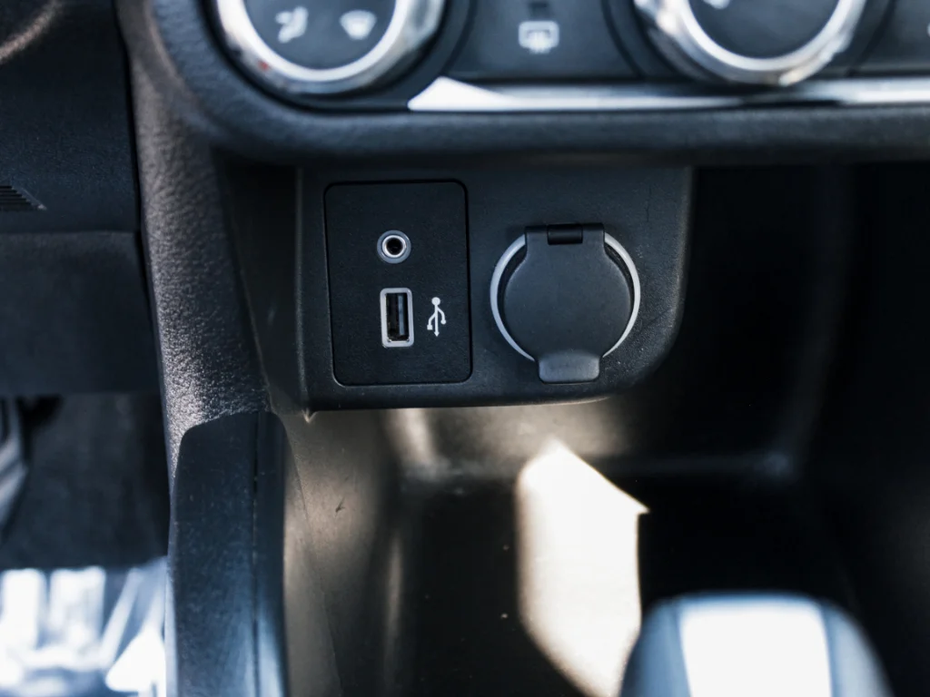 Used 2022 Electric Blue Metallic Nissan S image 17