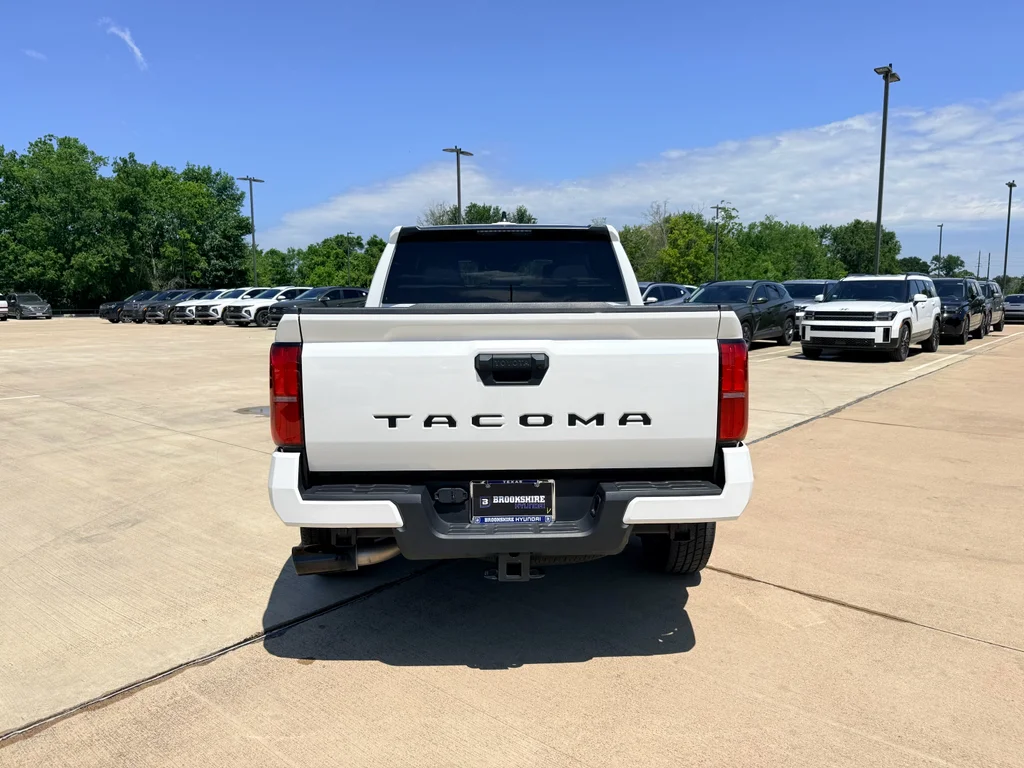 Used 2025 Ice Cap Toyota SR5 image 7