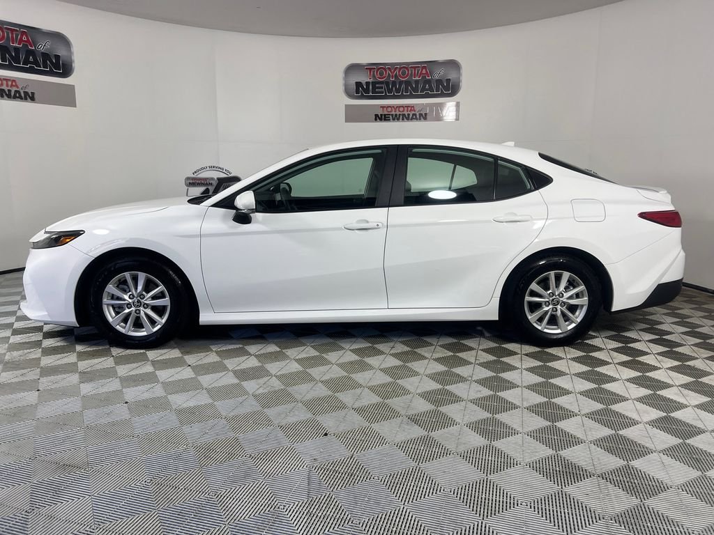 2025 Toyota Camry LE - Photo 6
