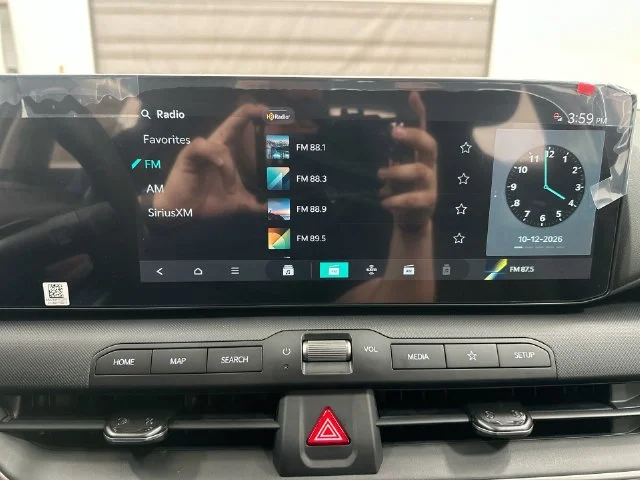 New 2027 Aurora Black Pearl Kia LXS image 20