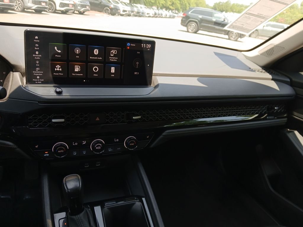 Used 2023  Honda EX-L image 34