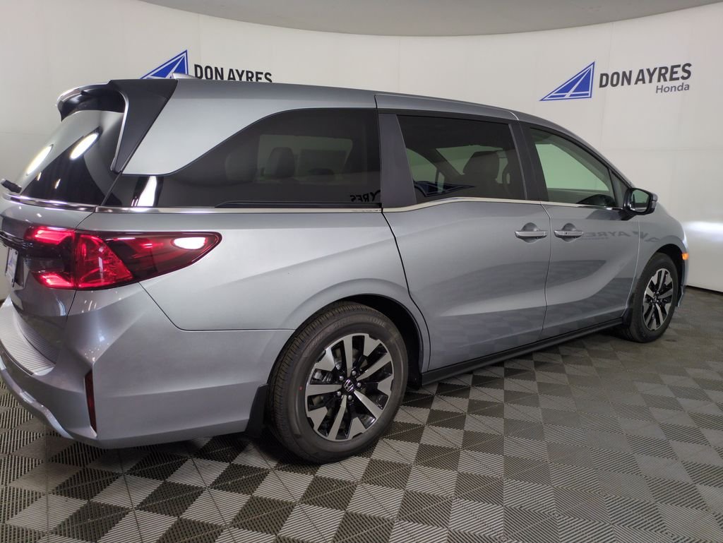 New 2026 Solar Silver Metallic Honda EX-L image 5