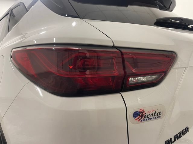 Used 2024 Summit White Chevrolet 3LT image 7