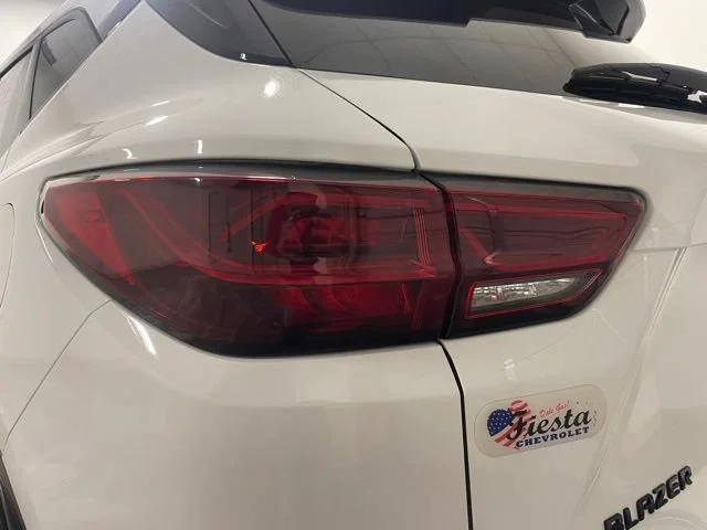 Used 2024 Summit White Chevrolet 3LT image 7