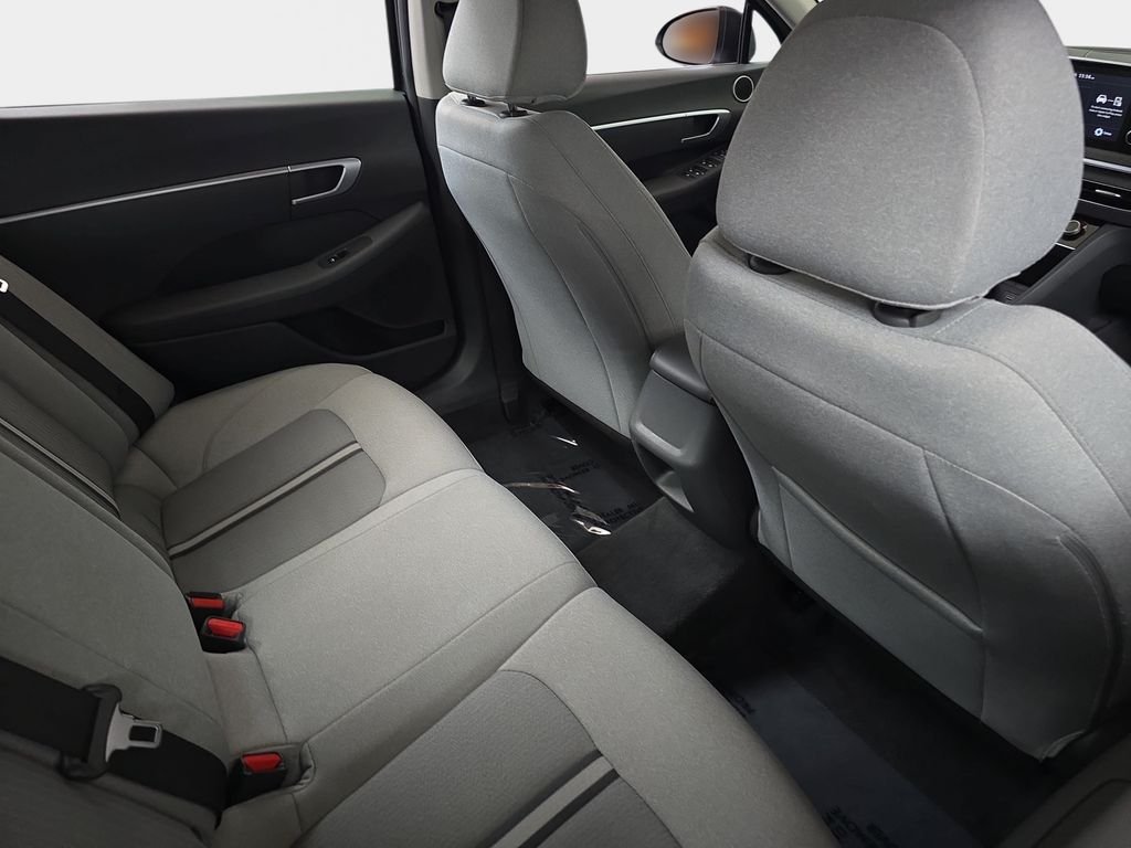 Used 2021 Portofino Gray Hyundai SE image 13