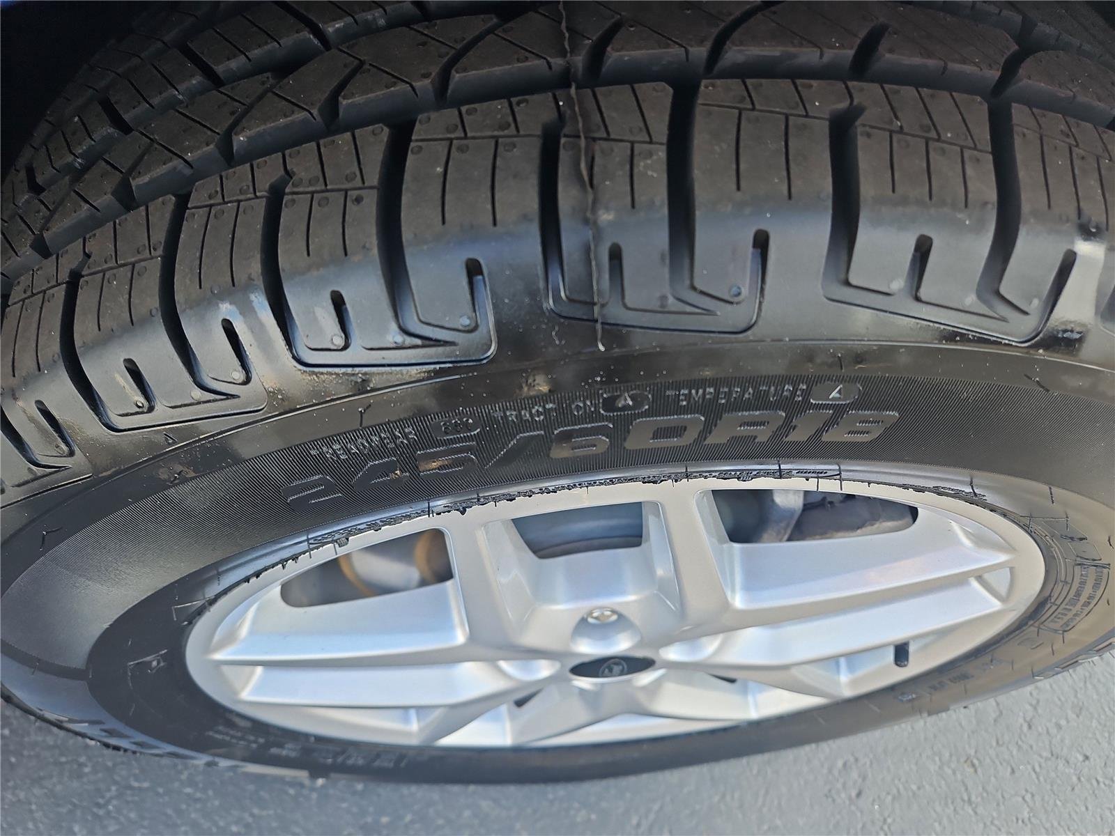 Used 2024 Atlas Blue Ford SEL image 3