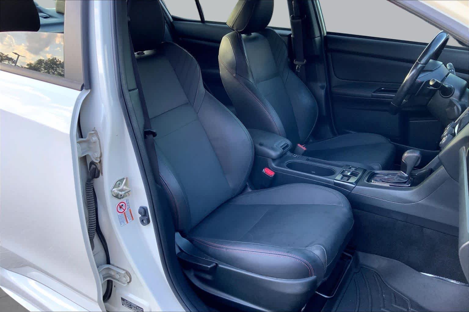 Used 2018 Crystal White Pearl Subaru Limited image 8