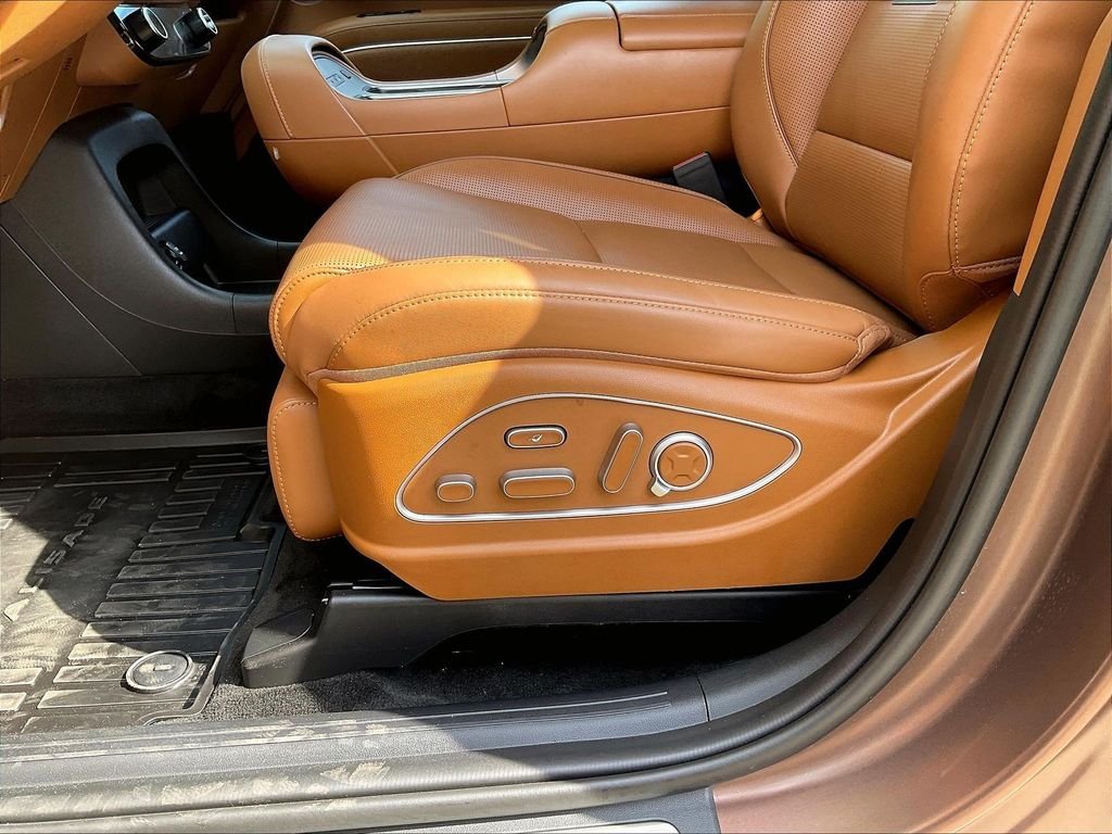 Used 2026 Brown Hyundai Calligraphy image 28