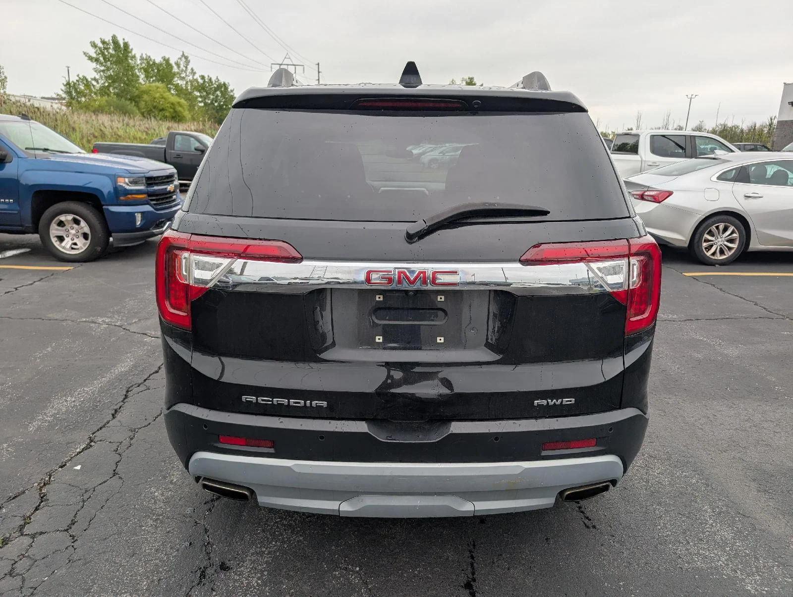 Used 2020 Ebony Twilight Metallic GMC SLE image 6