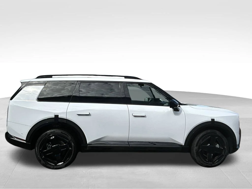 Used 2027 White Kia  image 6