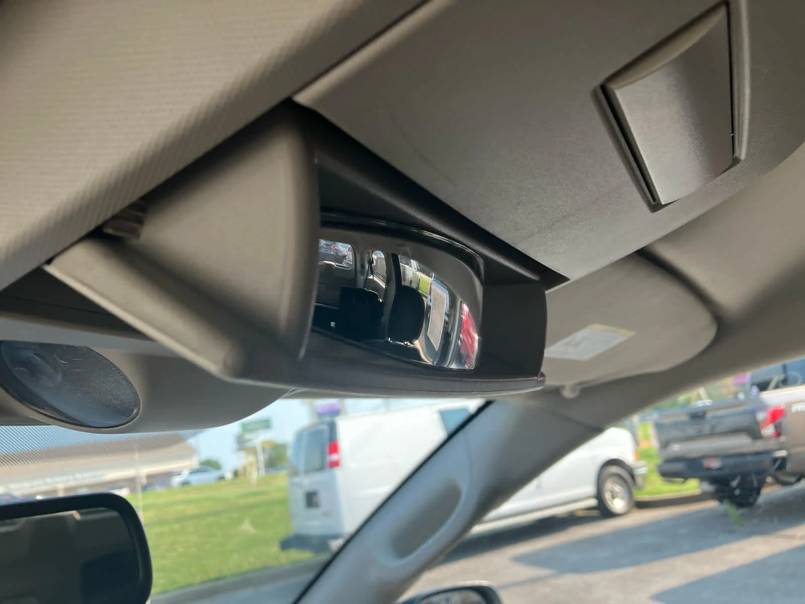 Used 2019 Granite Pearlcoat Dodge SE image 18