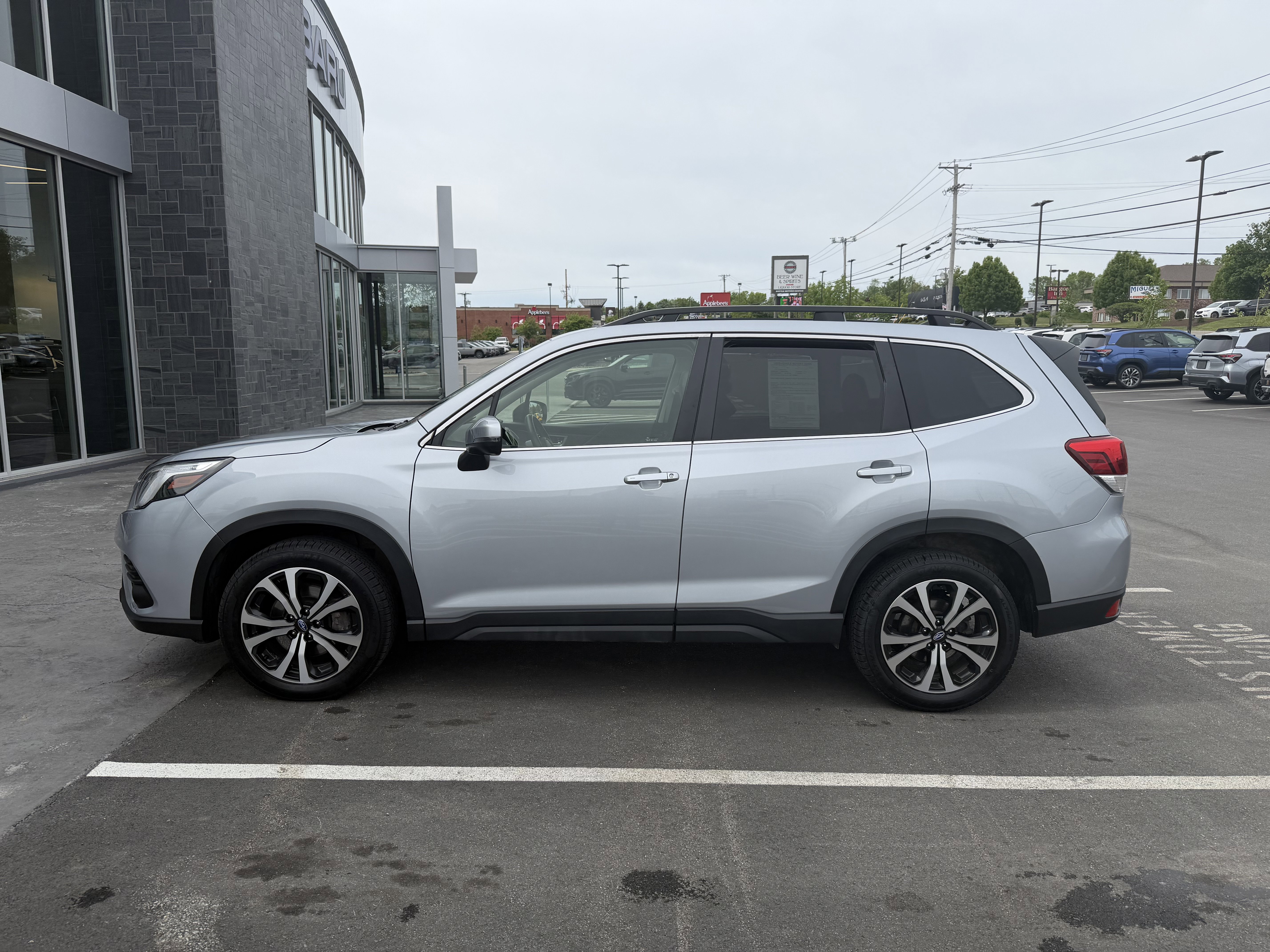 Used 2024 Ice Silver Metallic Subaru Limited image 2