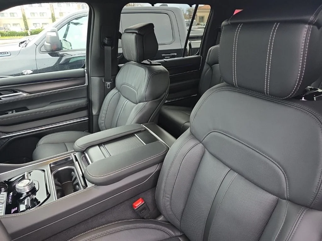2026 Jeep Grand Wagoneer Summit Obsidian - Photo 14
