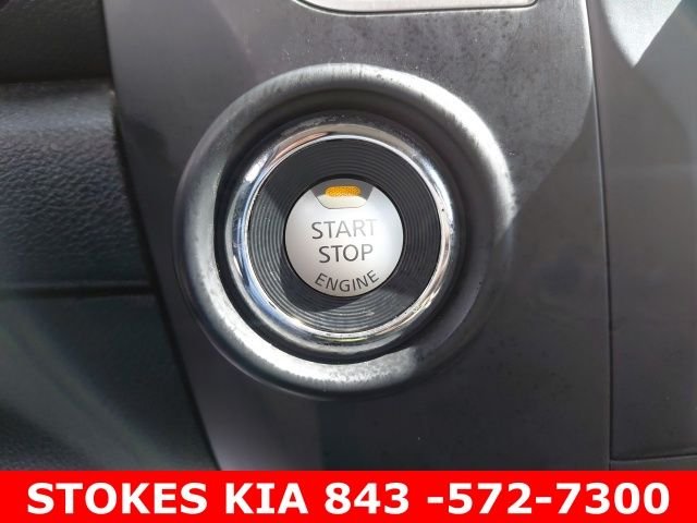 Used 2018 White Nissan S image 17