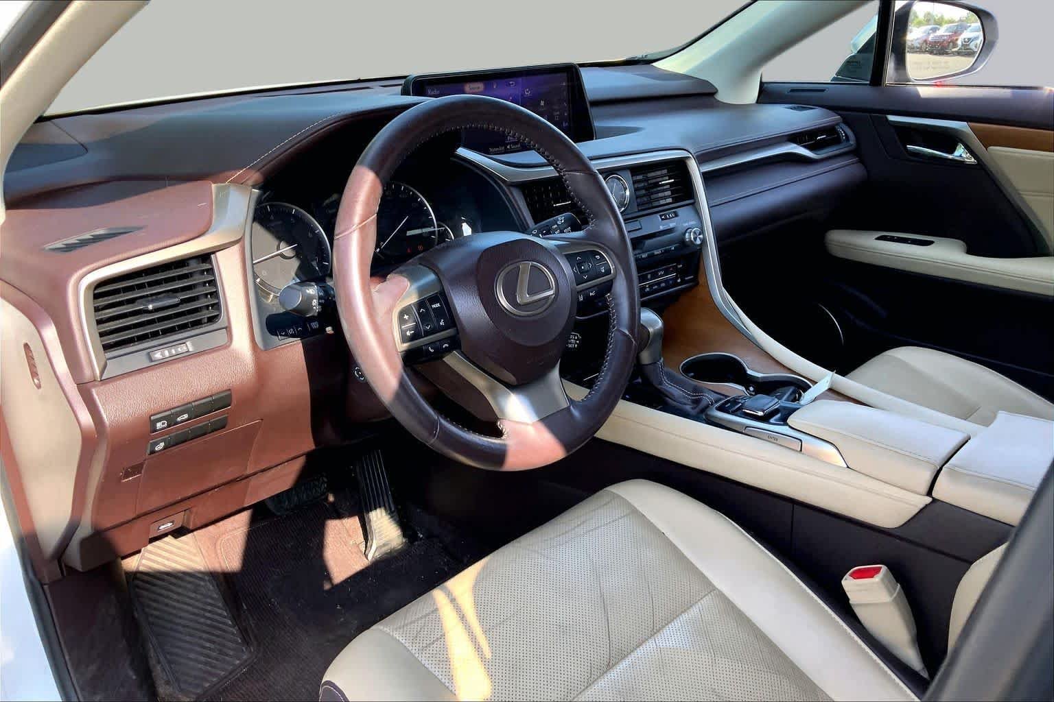 Used 2017 Eminent White Pearl Lexus  image 18