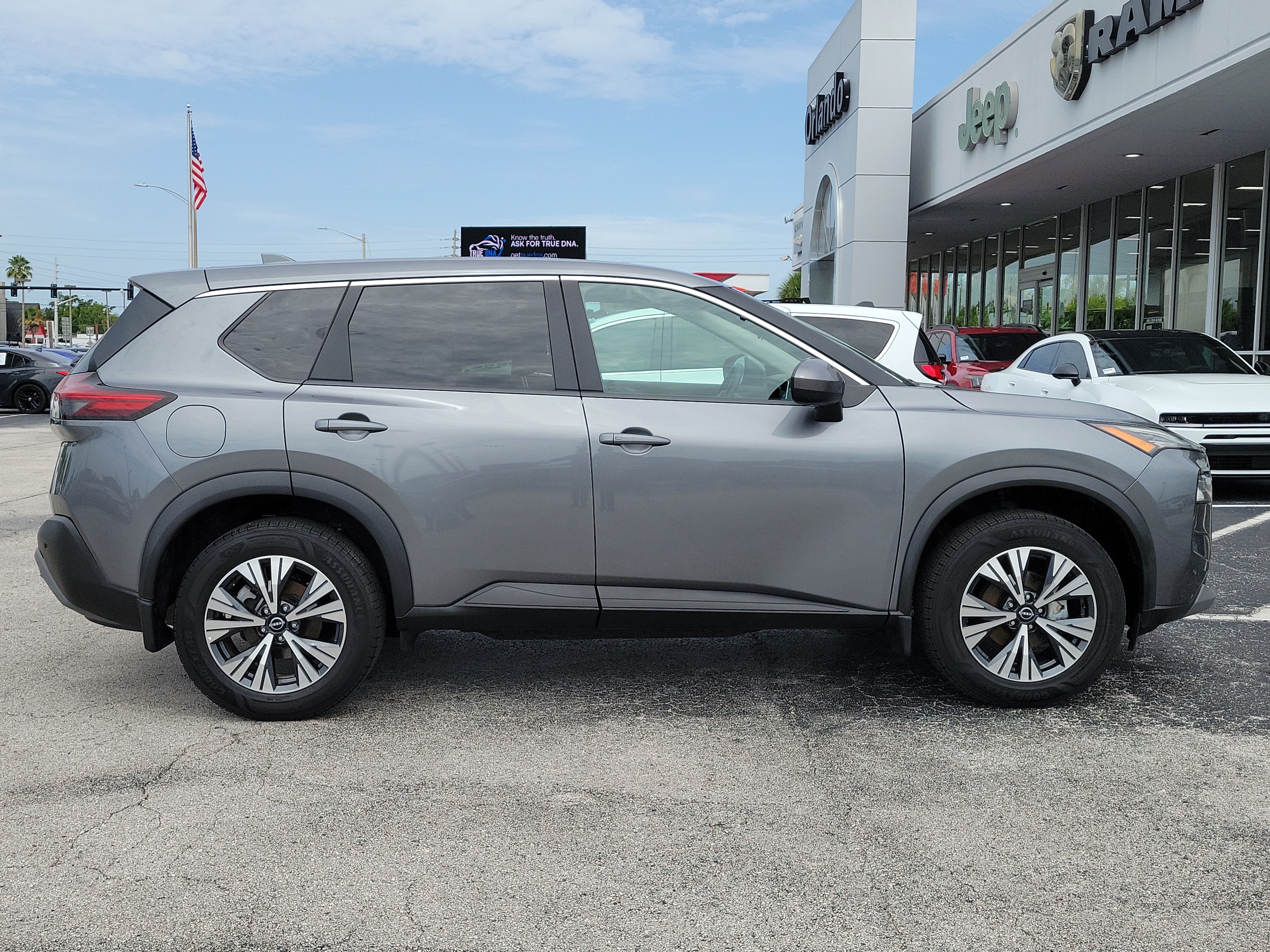 Used 2023 Gun Metallic Nissan SV image 8