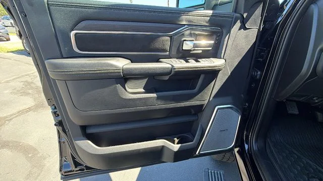 2026 RAM 3500 Laramie - Photo 19