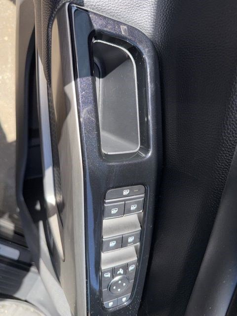Used 2023 Super Black Nissan Platinum image 24