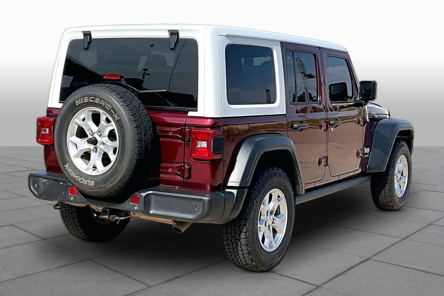 Used 2021 Snazzberry Pearlcoat Jeep Unlimited Islander image 11
